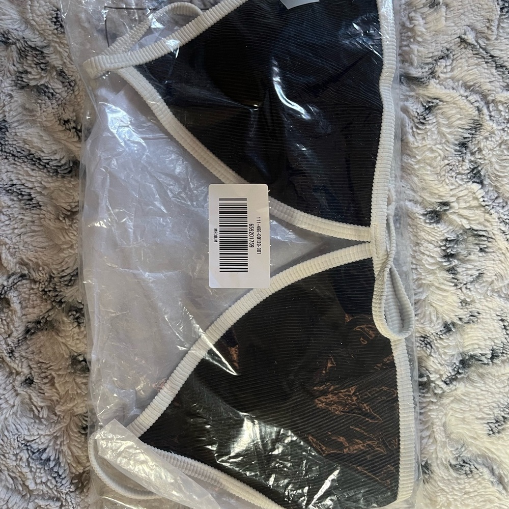 A&F Triangle Bikini Top - Picture 5 of 6